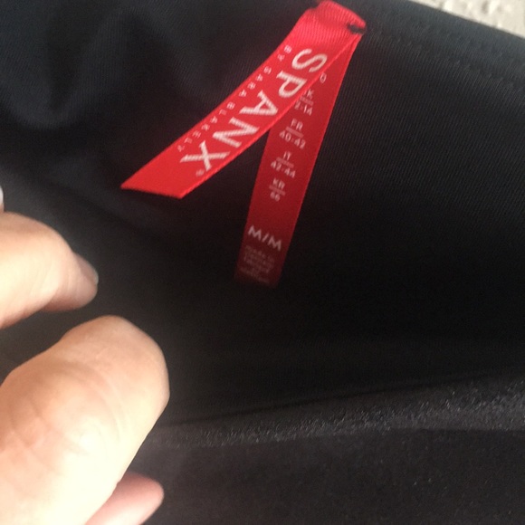 Spanx Faux leather leggings size M - Picture 3 of 9